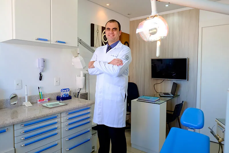 Recepção do consultório odontológico em Santos
